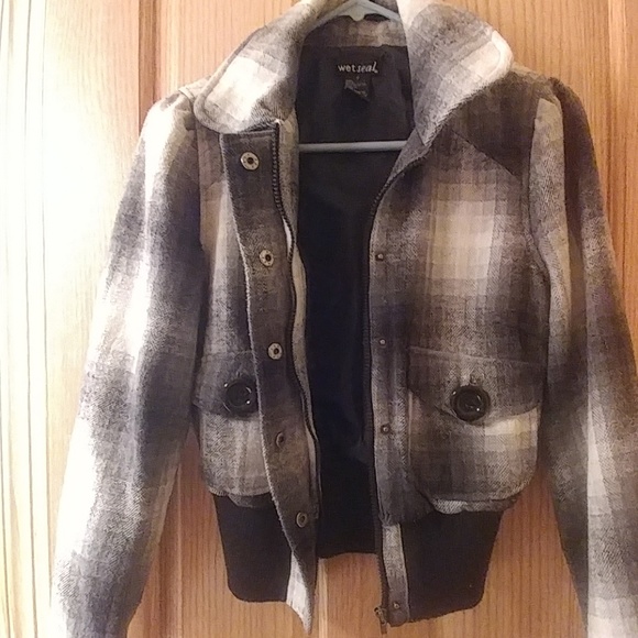 Jacket - Picture 4 of 4